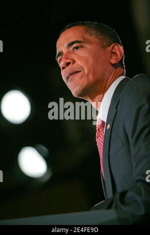 LE président AMÉRICAIN Barack Obama a fait des remarques à l'occasion de la collecte de fonds de l'Association des gouverneurs démocrates, qui s'est tenue à l'hôtel St. Regis à Washington, DC, USA le 1er octobre 2009. Photo de Gary Fabiano/ABACAPRESS.COM Banque D'Images