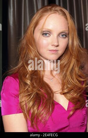 Lily Cole participe au cocktail d'inauguration de la boutique phare de Montblanc Paris, à Paris, en France, le 1er octobre 2009. Photo par Olivier Vigerie/ABACAPRESS.COM Banque D'Images
