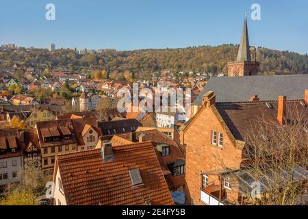 Vue aérienne de Wertheim, une ville du sud de l'Allemagne à l'heure du soir Banque D'Images