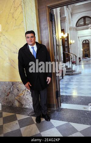 Exclusif. Ancien champion olympique français du judo et député nouvellement élu du parti UMP au pouvoir (centre-droit), David Douillet est vu à l'Assemblée nationale à Paris, en France, le 20 octobre 2009. Photo de Mousse/ABACAPRESS.COM Banque D'Images