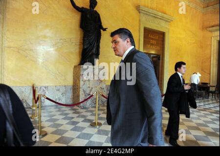 Exclusif. Ancien champion olympique français du judo et député nouvellement élu du parti UMP au pouvoir (centre-droit), David Douillet est vu à l'Assemblée nationale à Paris, en France, le 20 octobre 2009. Photo de Mousse/ABACAPRESS.COM Banque D'Images