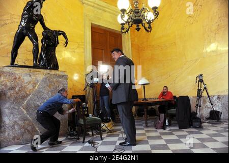 Exclusif. Ancien champion olympique français du judo et député nouvellement élu du parti UMP au pouvoir (centre-droit), David Douillet est vu lors d'une interview à l'Assemblée nationale à Paris, France, le 20 octobre 2009. Photo de Mousse/ABACAPRESS.COM Banque D'Images