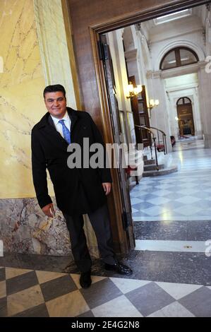 Exclusif. Ancien champion olympique français du judo et député nouvellement élu du parti UMP au pouvoir (centre-droit), David Douillet est vu à l'Assemblée nationale à Paris, en France, le 20 octobre 2009. Photo de Mousse/ABACAPRESS.COM Banque D'Images