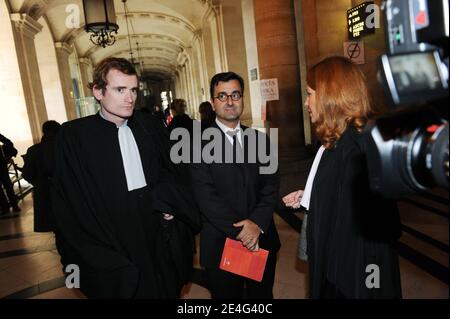 L'ancien directeur de recherche d'EADS, Imad Lahoud, arrive au Palais de justice de Paris lors du procès "Clearstream affaire", en France, le 22 octobre 2009. L'ancien Premier ministre français et ministre des Affaires étrangères Dominique de Villepin est suspecté d'avoir orchestré en 2004 une fuite sur une liste de détenteurs de comptes falsifiés à la banque Clearstream, qui comprenait le nom du président français Nicolas Sarkozy. Deux dirigeants de la société européenne de défense (EADS), l'ancien vice-président Jean-Louis Gergorin et le directeur de recherche Imad Lahoud, sont également confrontés à des accusations, ainsi que le journaliste Denis Robert, qui a brisé l'histoire, et le comptable Florian Banque D'Images