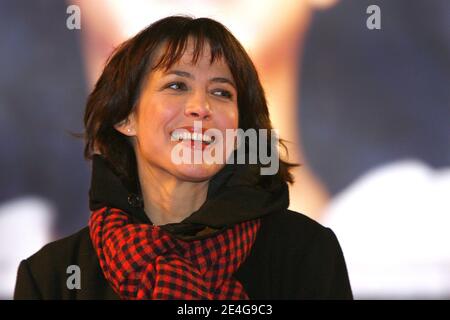 L'actrice française Sophie Marceau lors de la présentation de son dernier film 'l'Homme de Chevet' au cinéma Kinepolis de Lomme, au nord de la France, le 2 novembre 2009. Photo de Mikael Libert/ABACAPRESS.COM Banque D'Images