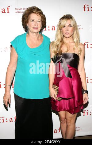 Marie-Monique Steckel, présidente de la FIAF, et Tinsley Mortimer assistent au gala 2009 de l'Alliance française de l'Institut (FIAF) Trophee des Arts, qui s'est tenu à l'hôtel Plaza à New York, NY, USA, le 2 novembre 2009. Photo d'Aton Pak/ABACAPRESS.COM (photo: Tinsley Mortimer, Marie-Monique Steckel) Banque D'Images