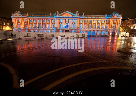 Une vue générale de la place du Capitole décorée pour le 20e anniversaire de la chute du mur de Berlin à Toulouse, France, le 08 novembre 2009, photo de Fred Lancelot/ABACAPRESS.COM Banque D'Images