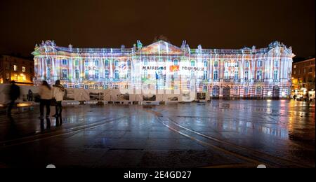 Une vue générale de la place du Capitole décorée pour le 20e anniversaire de la chute du mur de Berlin à Toulouse, France, le 08 novembre 2009, photo de Fred Lancelot/ABACAPRESS.COM Banque D'Images