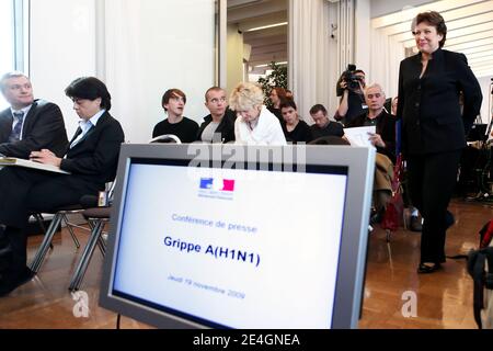 La ministre française de la Santé, Roselyne Bachelot, tient une conférence de presse sur la grippe A (H1N1), à Paris, en France, le 19 novembre 2009. Photo de Stephane Lemouton/ABACAPRESS.COM Banque D'Images