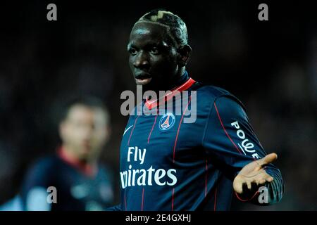 Mamadou Sakho du PSG lors du match de football de la Ligue française 1, Paris-Saint-Germain contre Auxerre à Paris, France, le 28 novembre 2009. PSG a gagné 1-0. Photo de Henri Szwarc/ABACAPRESS.COM Banque D'Images