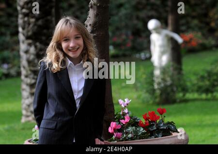 L'actrice française Garance le Guillermic assiste à un photocall pour présenter son dernier film "le Herisson" (le hérisson) dans le jardin du Palais Farnese, ambassade française à Rome, Italie, le 3 décembre 2009. Photo par Eric Vandeville/ABACAPRESS.COM Banque D'Images