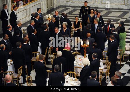 La famille royale du Danemark (la princesse Benedikte, le prince Joachim et la princesse Marie, le prince héritier Frederik et la princesse couronne Mary) arrive au dîner officiel des chefs d'État organisé par la reine Margrethe II au palais Christiansborg à Copenhague le 17 décembre, 2009 le 11e jour de la Conférence des Nations Unies sur les changements climatiques de la COP15. Photo de Jacques Witt/Pool/ABACAPRESS.COM Banque D'Images