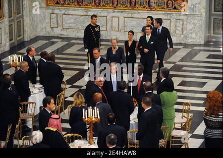 La famille royale du Danemark (la princesse Benedikte, le prince Joachim et la princesse Marie, le prince héritier Frederik et la princesse couronne Mary) arrive au dîner officiel des chefs d'État organisé par la reine Margrethe II au palais Christiansborg à Copenhague le 17 décembre, 2009 le 11e jour de la Conférence des Nations Unies sur les changements climatiques de la COP15. Photo de Jacques Witt/Pool/ABACAPRESS.COM Banque D'Images