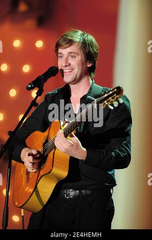 Thomas Dutronc lors de l'enregistrement de l'émission Dimanche a Paris, France, le 10 novembre 2009. Photo Max Colin/ABACAPRESS.COM Banque D'Images