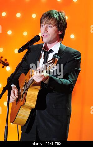 Thomas Dutronc lors de l'enregistrement de l'émission Dimanche a Paris, France, le 10 novembre 2009. Photo Max Colin/ABACAPRESS.COM Banque D'Images