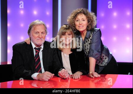 Jean-Jacques Debout, Chantal Goya, Mireille Dumas lors de l'enregistrement de l'émission vie première, vie publique a Paris, France, le 15 octobre 2009. Photo Max Colin/ABACAPRESS.COM Banque D'Images