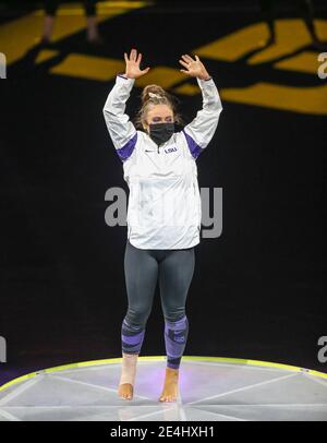 Bâton Rouge, LA, États-Unis. 22 janvier 2021. Christina Desiderio, de LSU, est présentée à la foule avant l'action de gymnastique de la NCAA entre les Bulldogs de Géorgie et les Tigres de LSU au centre d'assemblage de Pete Maravich à Baton Rouge, EN LOUISIANE. Jonathan Mailhes/CSM/Alamy Live News Banque D'Images
