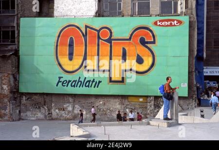 Grand panneau publicitaire bonbons à Istanbul, Turquie Banque D'Images