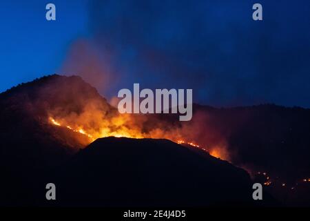 Le feu de forêt de Bighorn dans le Ventana Canyon Banque D'Images