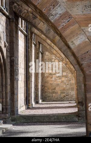 Détail architectural à l'abbaye historique de Dunfermaline, Fife, Écosse Banque D'Images