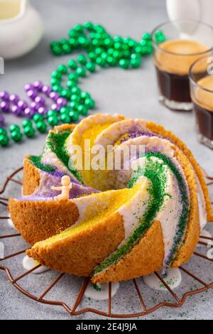 Grand gâteau à la décoration traditionnelle Banque D'Images