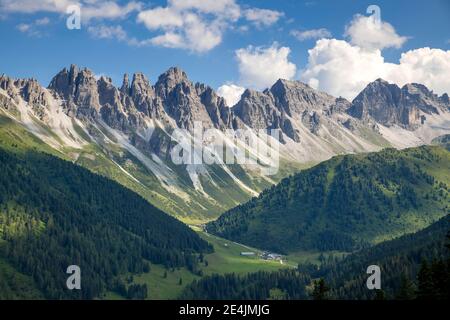 Le Kalkkoegel, en face du Kemater Alm, Alpes de Stubai, Tyrol, Autriche Banque D'Images