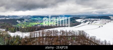 Allemagne, Bade-Wurtemberg, Drone vue sur la forêt souabe en hiver Banque D'Images