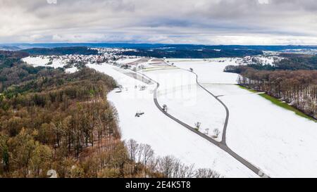 Allemagne, Bade-Wurtemberg, Drone vue sur la forêt souabe en hiver Banque D'Images