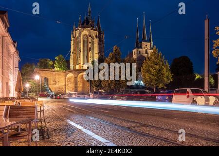 Allemagne, Erfurt, Domplatz avec cathédrale la nuit Banque D'Images