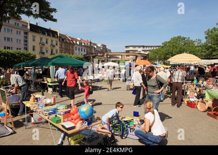 Flohmarkt, Stephanplatz, Karlsruhe, Allemagne Banque D'Images