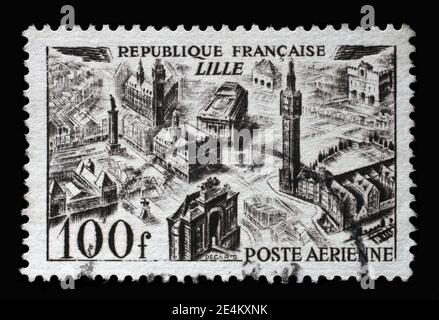 Le timbre imprimé en France montre des vues sur la ville - Lille, série des villes aériennes, vers 1949 Banque D'Images
