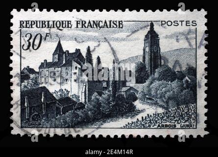 Timbre imprimé en France montre Arbois, série Tourisme, vers 1951 Banque D'Images