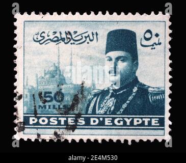 Le timbre imprimé en Égypte montre le roi Farouk devant la Citadelle du Caire, vers 1947 Banque D'Images