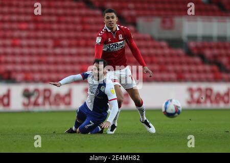 MIDDLESBROUGH, ANGLETERRE. JAN 24TH Nathan Wood de Middlesbrough en action avec Adam Armstrong de Blackburn Rovers lors du match de championnat Sky Bet entre Middlesbrough et Blackburn Rovers au stade Riverside, à Middlesbrough, le dimanche 24 janvier 2021. (Credit: Mark Fletcher | MI News) Credit: MI News & Sport /Alay Live News Banque D'Images