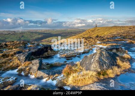 Magnifique paysage de Moorland d'hiver autour de la Pennine Way à Calvaire, West Yorkshire Banque D'Images