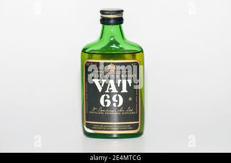Bouteille d'époque de VAT 69, whisky scotch mélangé Banque D'Images