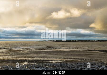 L'estuaire de la rivière Ogmore se déverse dans le chenal Bristol à Ogmore par la mer, sur la côte du patrimoine de Glamorgan, au sud du pays de Galles Banque D'Images