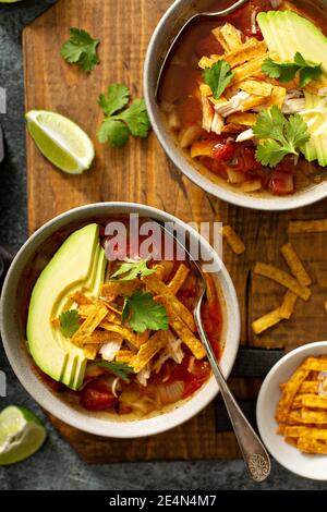 Soupe de tacos au poulet mijotée Banque D'Images