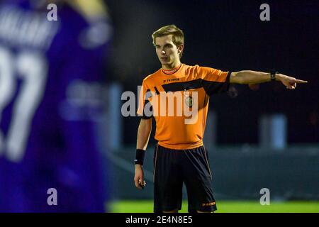 Tubize, Belgique. Le 22 janvier 2021. Arbitre Christopher Pottier photographié lors d'un match de football féminin entre RSC Anderlecht Dames et Oud Heverlee Leuven le 11 ème jour de match de la saison 2020 - 2021 de la Super League belge des femmes, vendredi 22 janvier 2021 à Tubize, Belgique . PHOTO SPORTPIX.BE | SPP | STIJN AUDOOREN Credit: SPP Sport Press photo. /Alamy Live News Banque D'Images