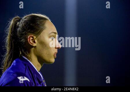 Tubize, Belgique. 22 janvier 2021. Louise Wijns (5) d'Anderlecht photographiée lors d'un match de football féminin entre RSC Anderlecht Dames et Oud Heverlee Leuven le 11 ème jour de match de la saison 2020 - 2021 de la Super League belge des Womens, vendredi 22 janvier 2021 à Tubize, Belgique . PHOTO SPORTPIX.BE | SPP | STIJN AUDOOREN Credit: SPP Sport Press photo. /Alamy Live News Banque D'Images