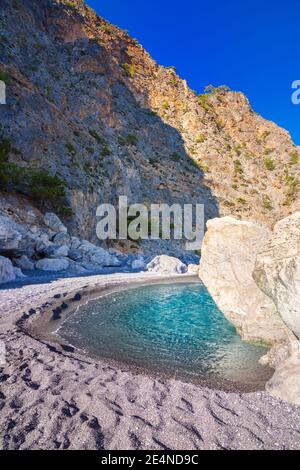 Incroyable plage de Kalogeros près d'Agia Roumeli, Chania, Crète, Grèce. Banque D'Images