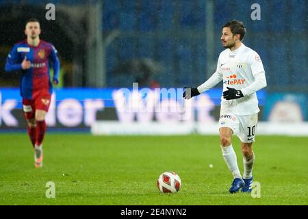 Bâle, Suisse. 23 janvier 2021. 23.01.2021, Bâle, St. Jakob-Park, Soccer Super League: FC Basel 1893 - FC Zurich, # 10 Antonio Marchesano (Zurich) en action sur le ballon Credit: SPP Sport Press photo. /Alamy Live News Banque D'Images