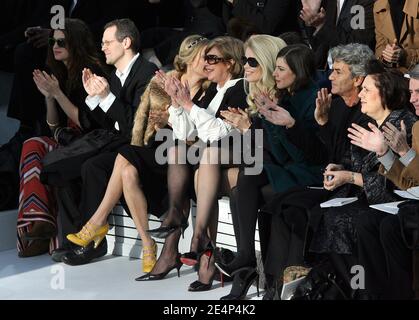 Cecile Cassel, Diane Kruger, Marianne Faithfull, Claudia Schiffer et Anna Mouglalis assistent au salon de la mode Printemps-été 2008 de Chanel, qui s'est tenu au Grand Palais, à Paris, en France, le 22 janvier 2008. Photo de Nebinger-Taamallah/ABACAPRESS.COM Banque D'Images