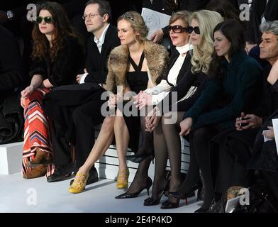 Cecile Cassel, Diane Kruger, Marianne Faithfull, Claudia Schiffer et Anna Mouglalis assistent au salon de la mode Printemps-été 2008 de Chanel, qui s'est tenu au Grand Palais, à Paris, en France, le 22 janvier 2008. Photo de Nebinger-Taamallah/ABACAPRESS.COM Banque D'Images