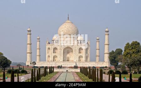 Une vue générale du monument du Taj Mahal, à Agra, en Inde, le 26 janvier 2008. Photo de Benainous/Pool/ABACAPRESS.COM Banque D'Images