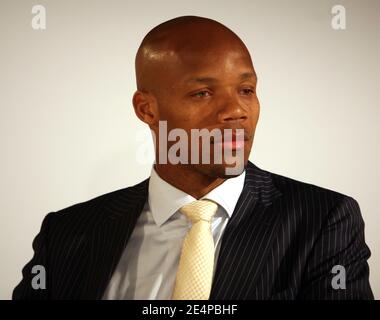 Jean-Alain Boumsong, de Juventus, est vu lors d'une conférence de presse pour marquer son transfert à l'équipe de football Olympique Lyon à Lyon, France, le 29 janvier 2008. Photo de Vincent Dargent/Cameleon/ABACAPRESS.COM Banque D'Images