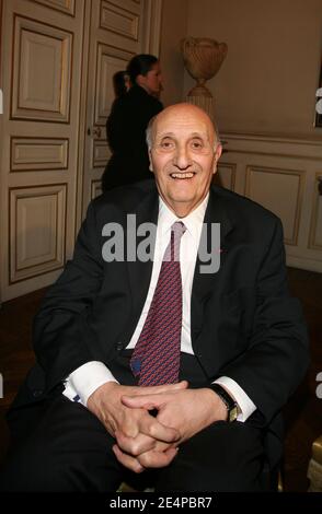 Pierre Tchernia reçoit la Grande Médaille Vermeil de Paris le jour de son 80e anniversaire à l'Hôtel de ville de Paris, France, le 29 janvier 2008. Photo de Denis Guignebourg/ABACAPRESS.COM Banque D'Images