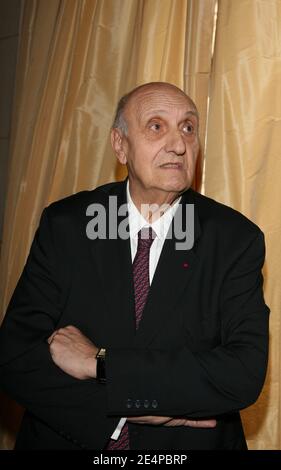 Pierre Tchernia reçoit la Grande Médaille Vermeil de Paris le jour de son 80e jour de fête à l'Hôtel de ville de Paris, France, le 29 janvier 2008. Photo de Denis Guignebourg/ABACAPRESS.COM Banque D'Images