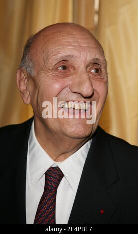 Pierre Tchernia reçoit la Grande Médaille Vermeil de Paris le jour de son 80e jour de fête à l'Hôtel de ville de Paris, France, le 29 janvier 2008. Photo de Denis Guignebourg/ABACAPRESS.COM Banque D'Images