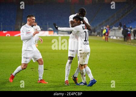 Bâle, Suisse. 23 janvier 2021. 23.01.2021, Bâle, St. Jakob-Park, Soccer Super League: FC Basel 1893 - FC Zurich, # 10 Antonio Marchesano (Zurich) célébration du but après le 1: 4 pour FC Zurich avec coéquipiers crédit: SPP Sport presse photo. /Alamy Live News Banque D'Images